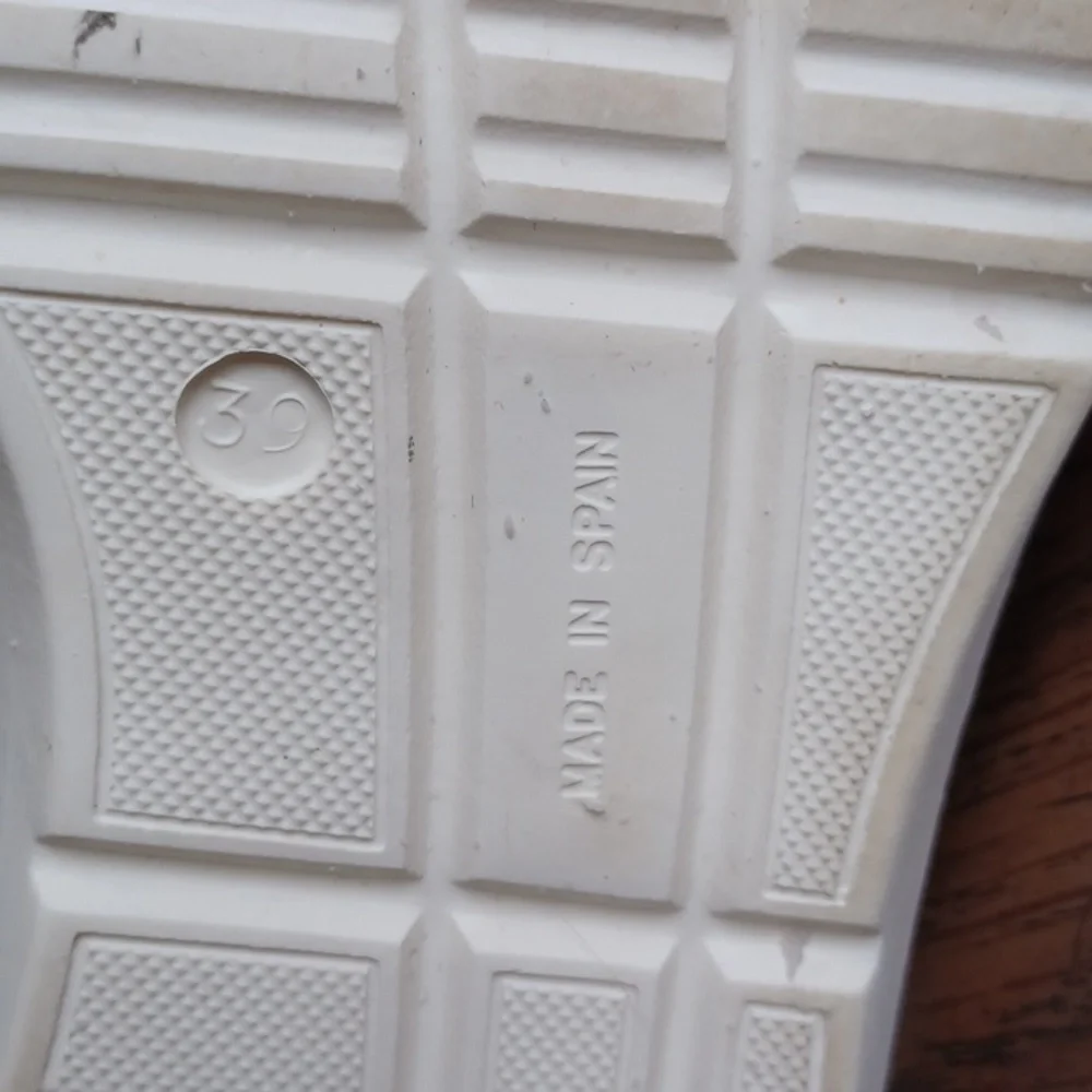 Azura ESPADRILLES SNEAKERS SIZE 8.5 (39)